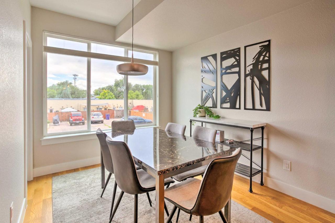 Upscale Denver Townhome With City Skyline Views 외부 사진