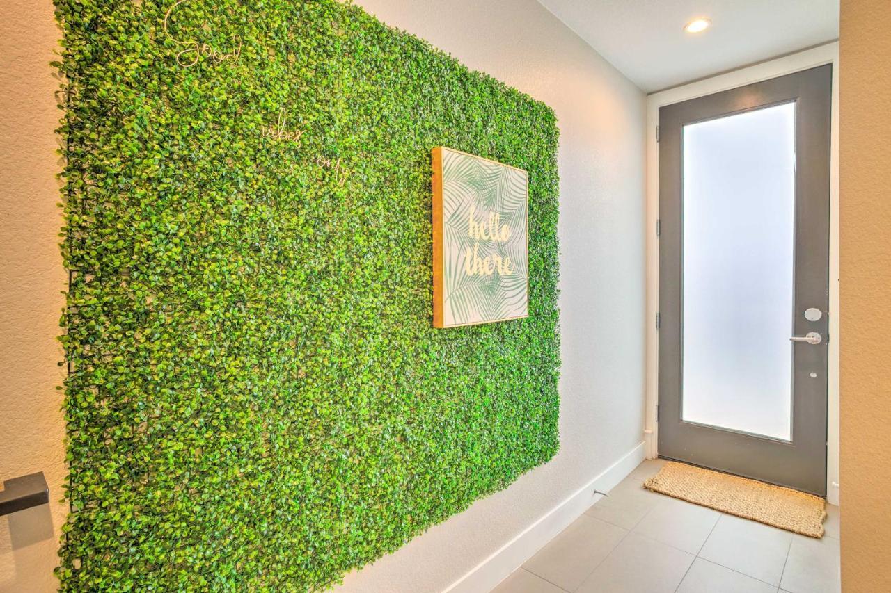 Upscale Denver Townhome With City Skyline Views 외부 사진