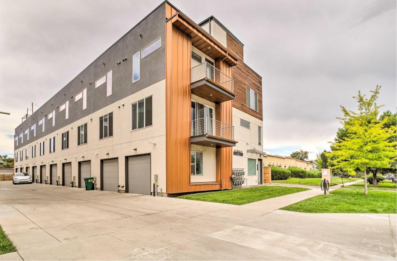 Upscale Denver Townhome With City Skyline Views 외부 사진